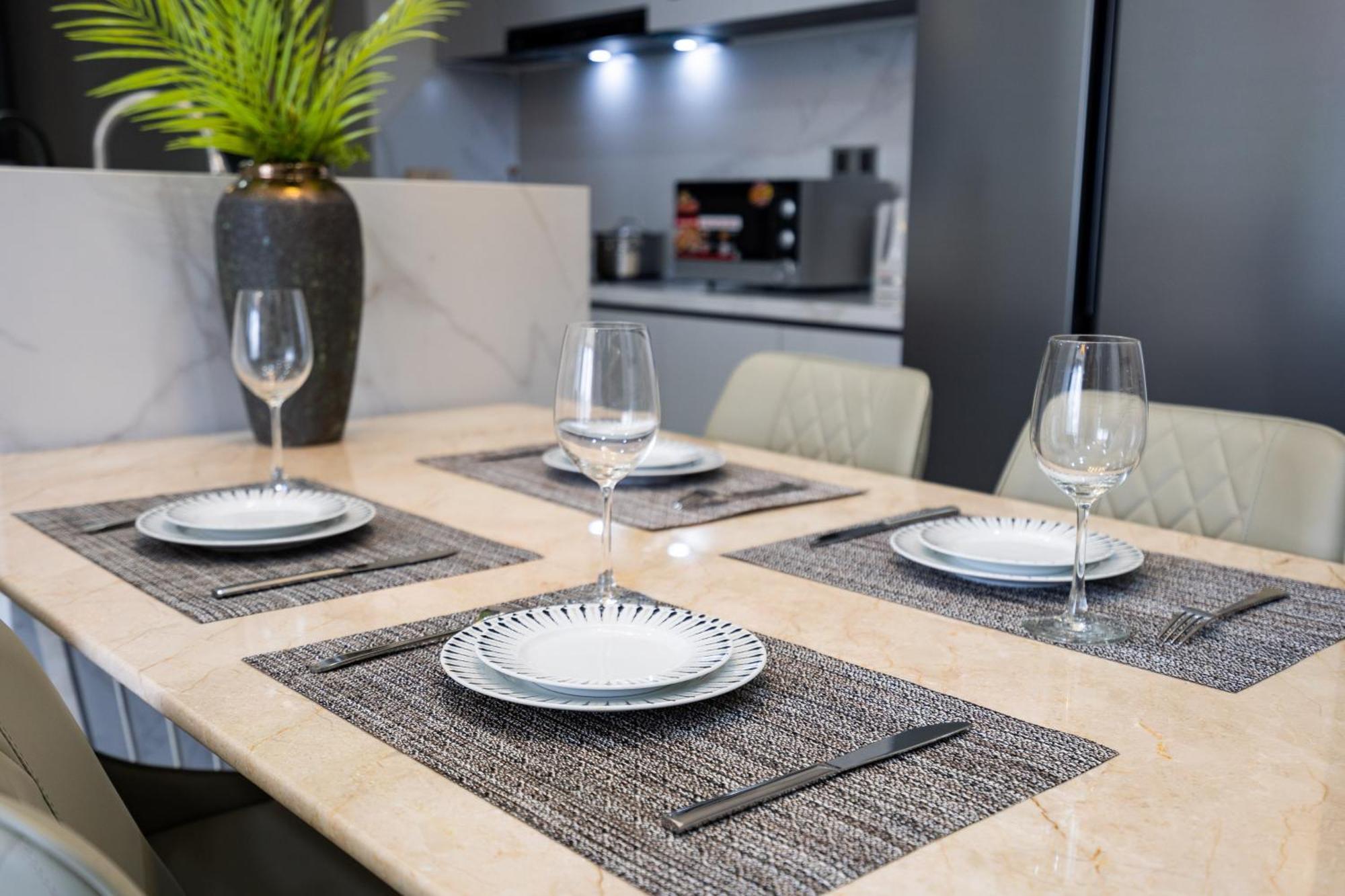 The Peak Midtown Twobedroom With Balcony Ho Şi Min Exterior foto
